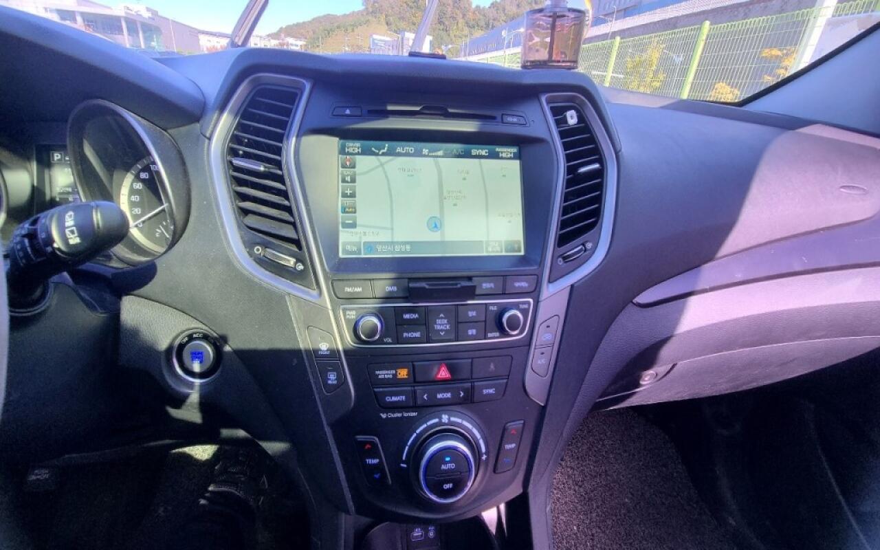 Hyundai SantaFe (2015)