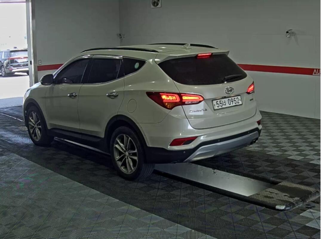 Hyundai SantaFe (2016)