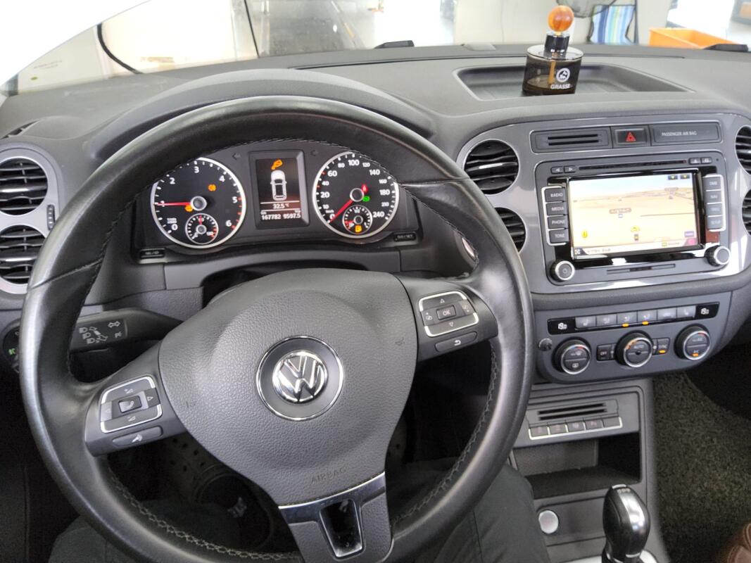 Volkswagen Tiguan (2015)