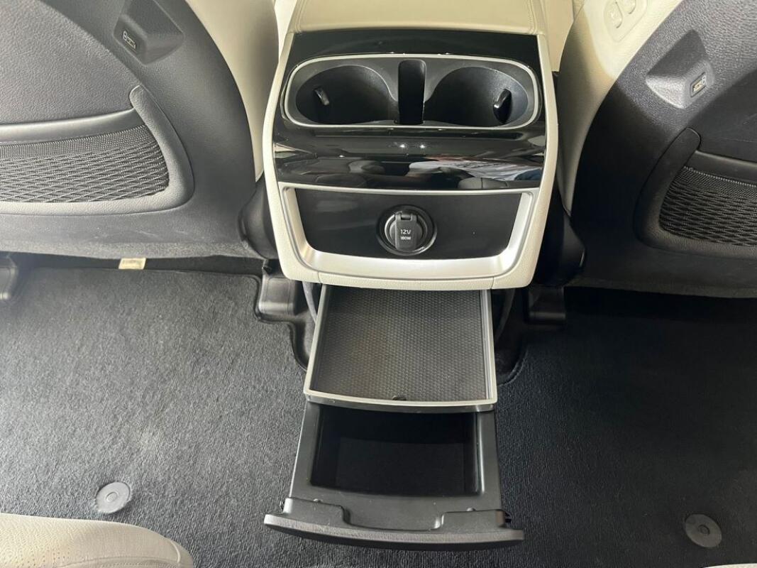 Kia Carnival (2023)