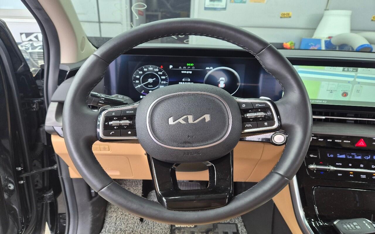 Kia Carnival (2023)