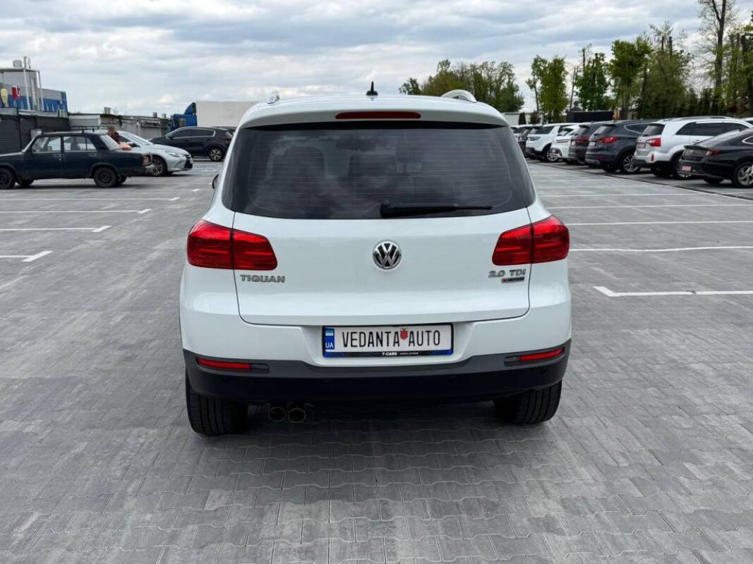 Volkswagen Tiguan (2015)