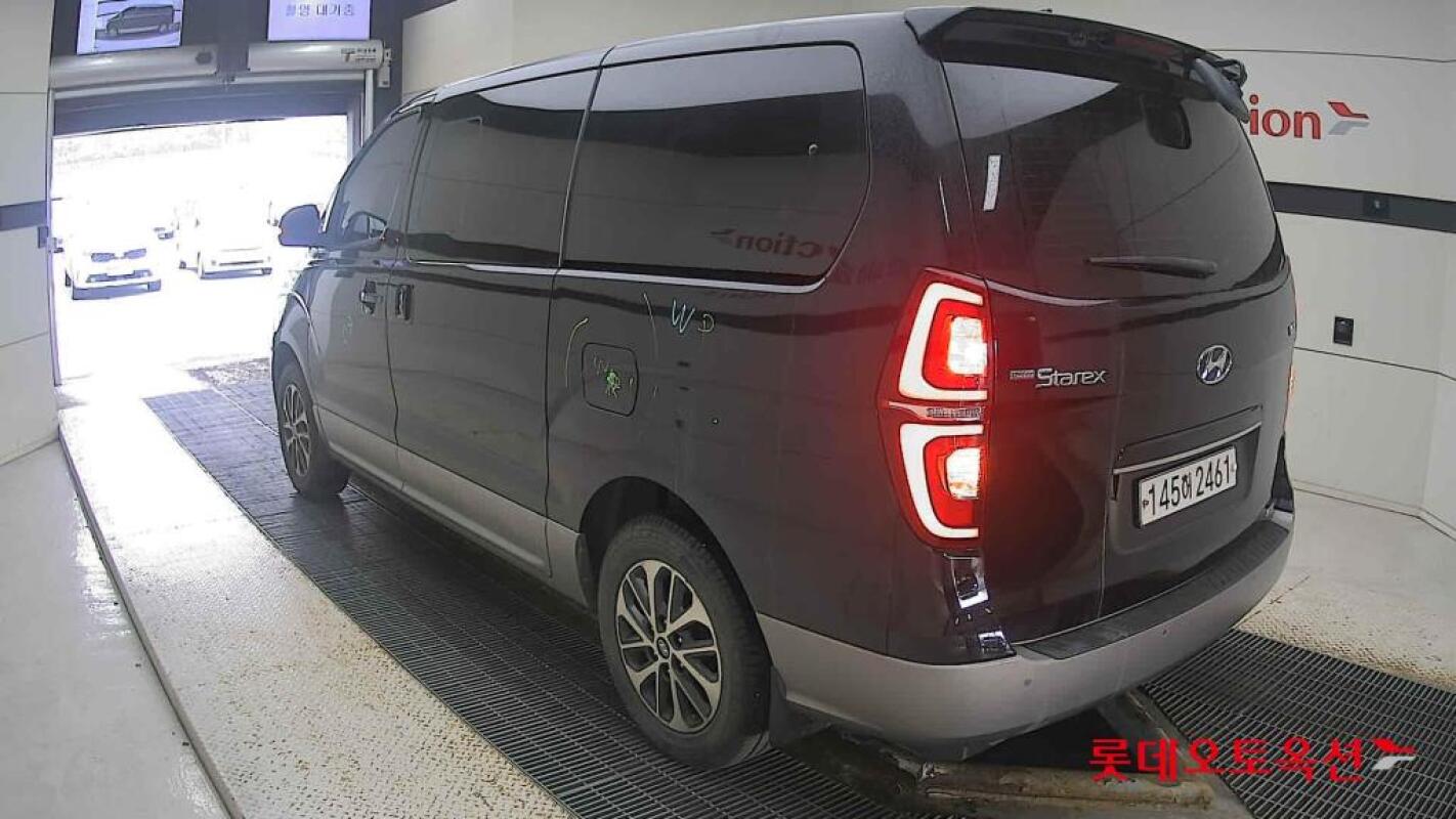 Hyundai Grand Starex (2020)