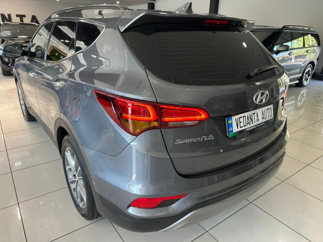 Hyundai SantaFe (2016)