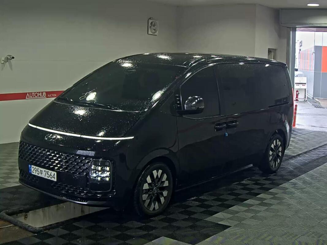 Hyundai Staria (2021)