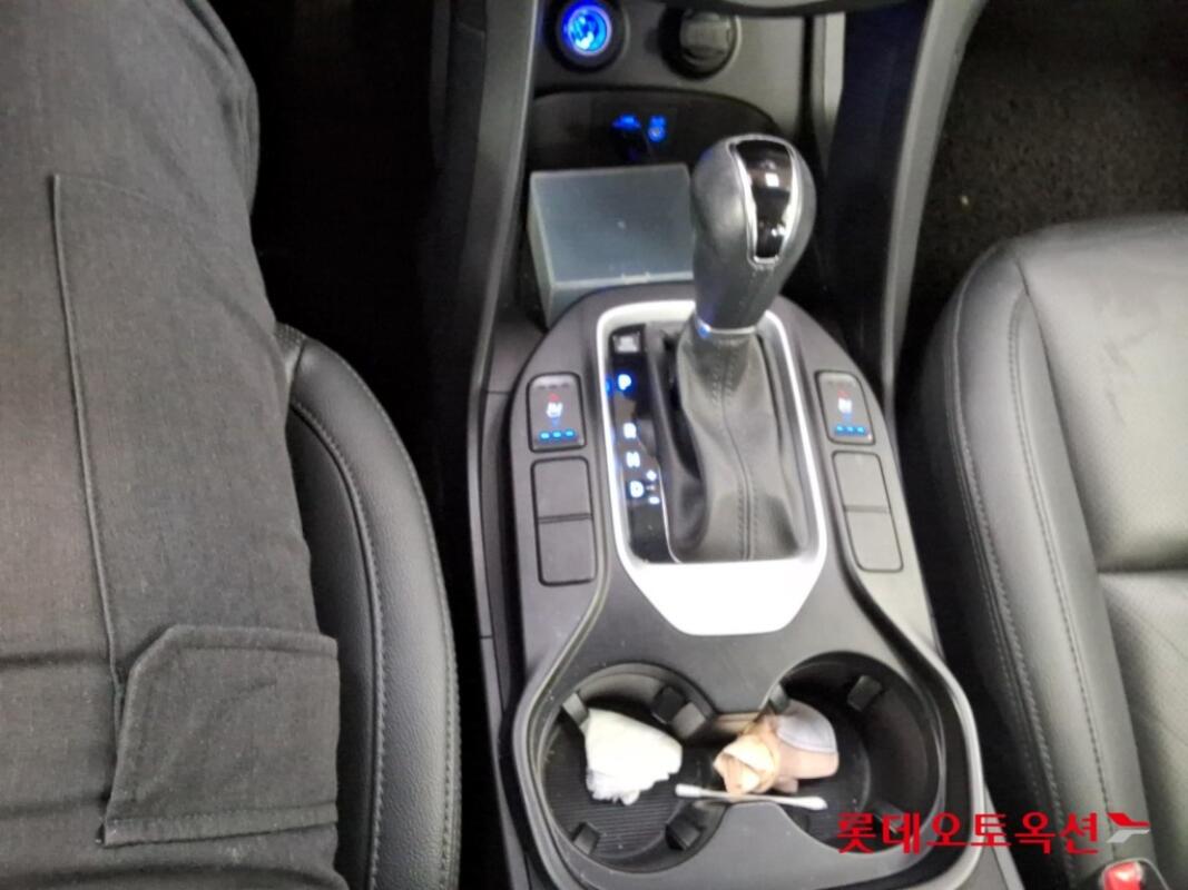 Hyundai SantaFe (2016)