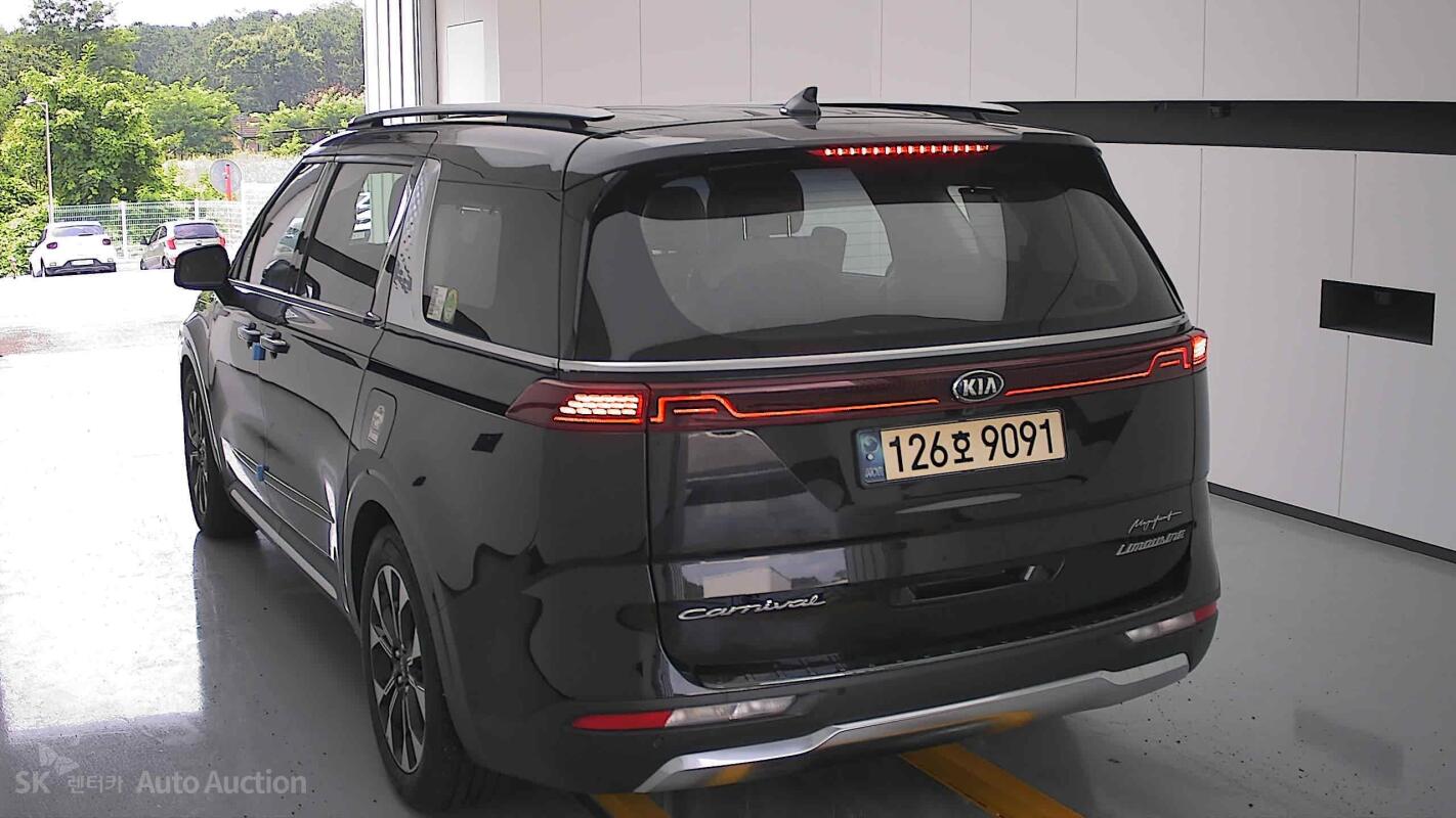 Kia Carnival (2021)