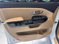 Kia Carnival (2015)