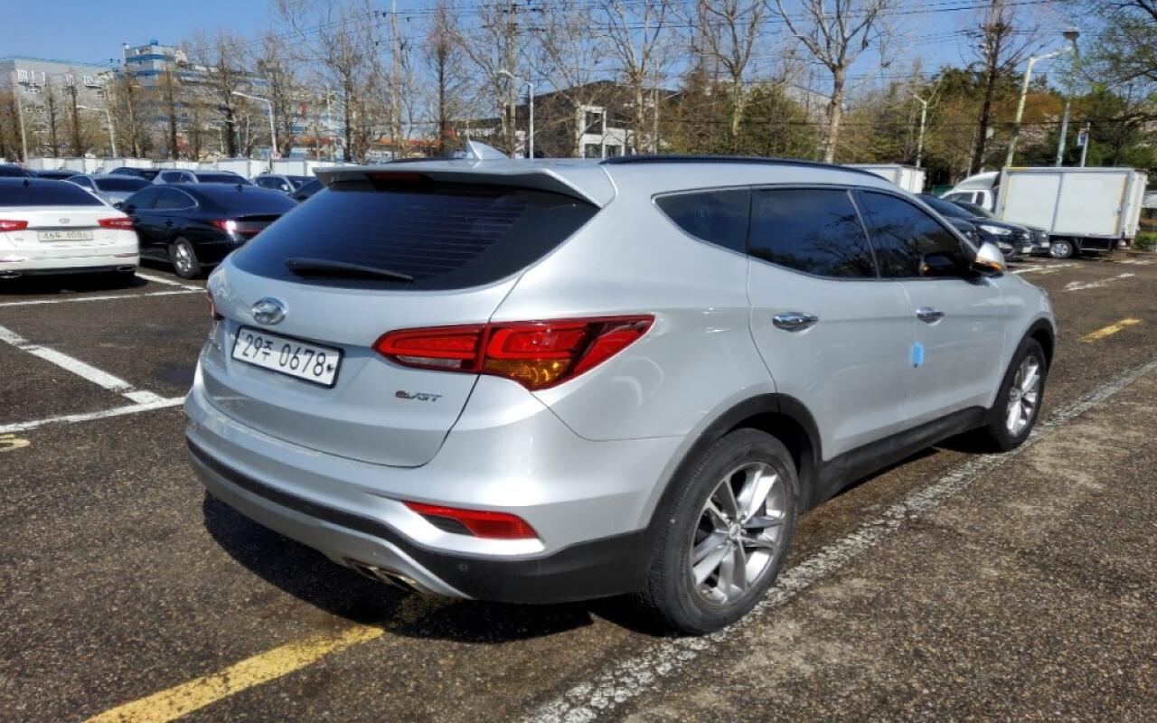 Hyundai SantaFe (2015)