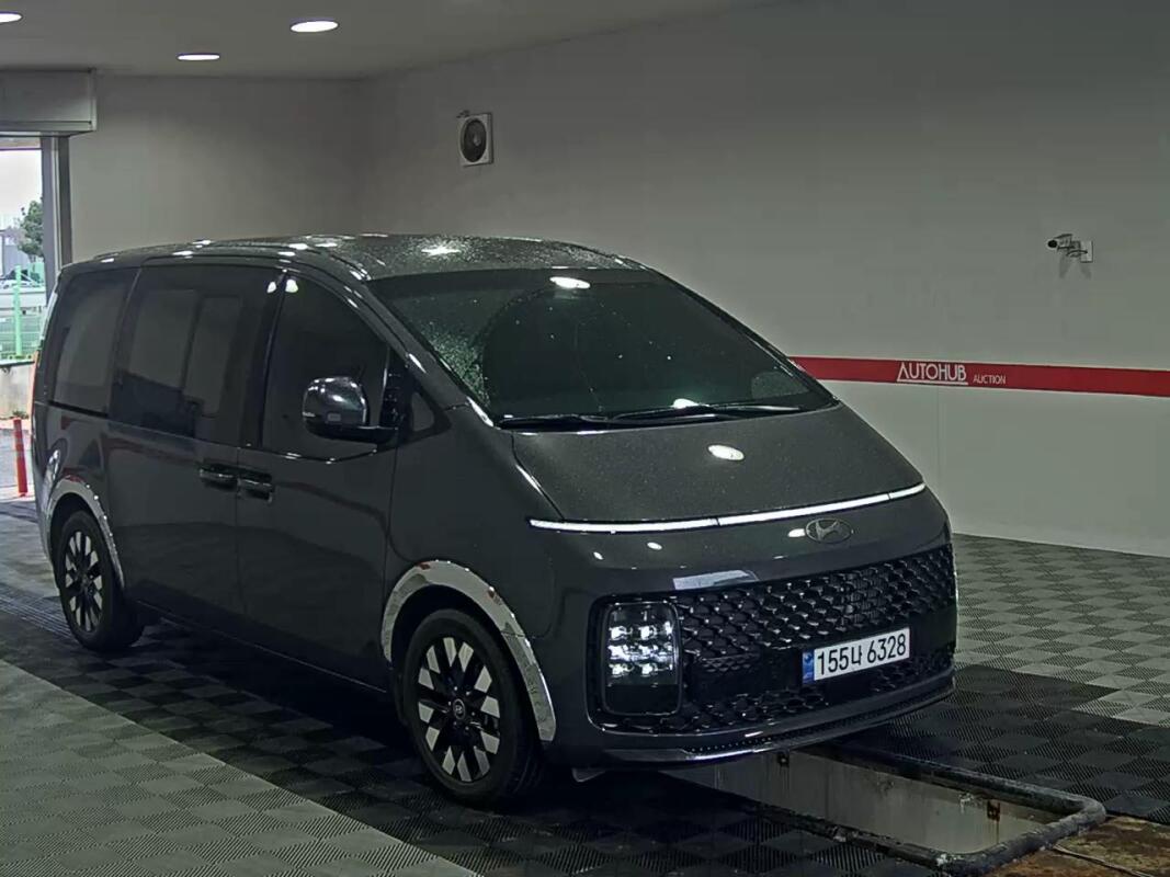 Hyundai Staria (2024)