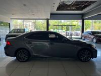 Lexus IS300 (2017)