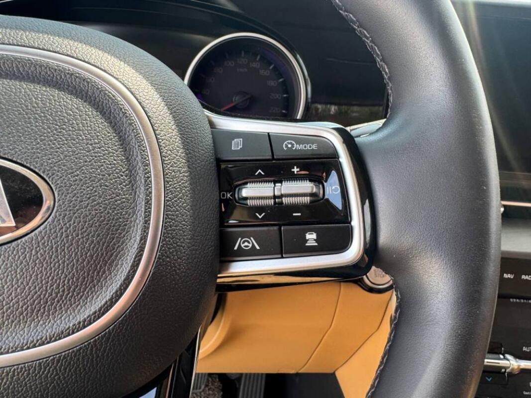 Kia Carnival (2021)