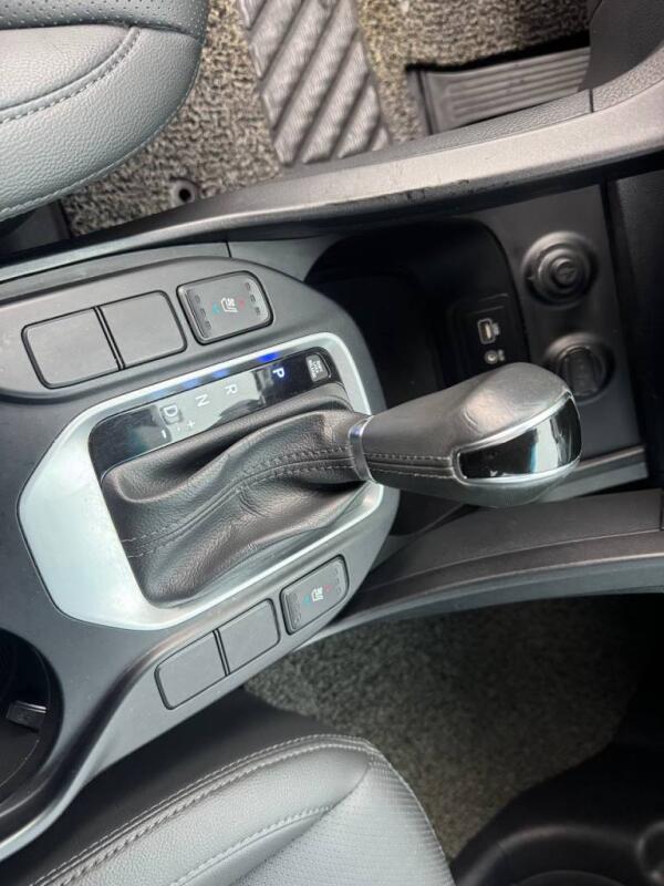 Hyundai SantaFe (2016)