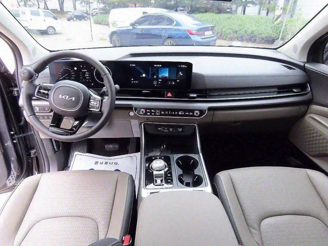 Kia Carnival (2024)