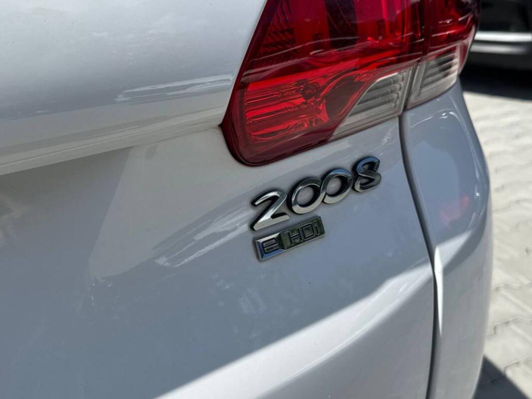 Peugeot 2008 (2015)