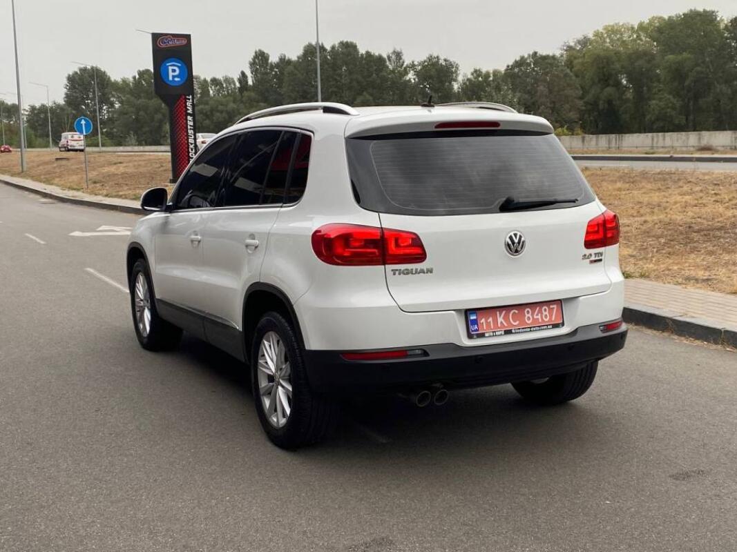 Volkswagen Tiguan (2015)