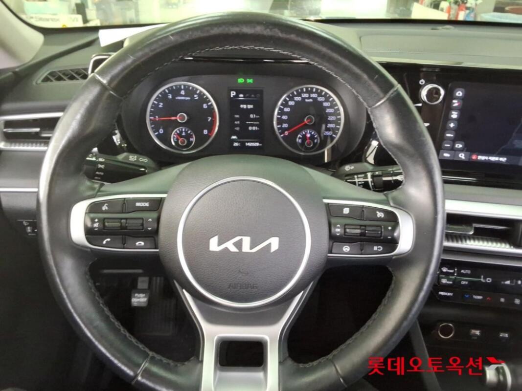 Kia K5 (2022)