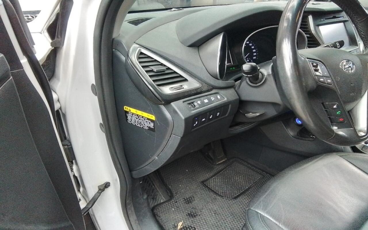 Hyundai SantaFe (2017) Hyundai SantaFe (2017)