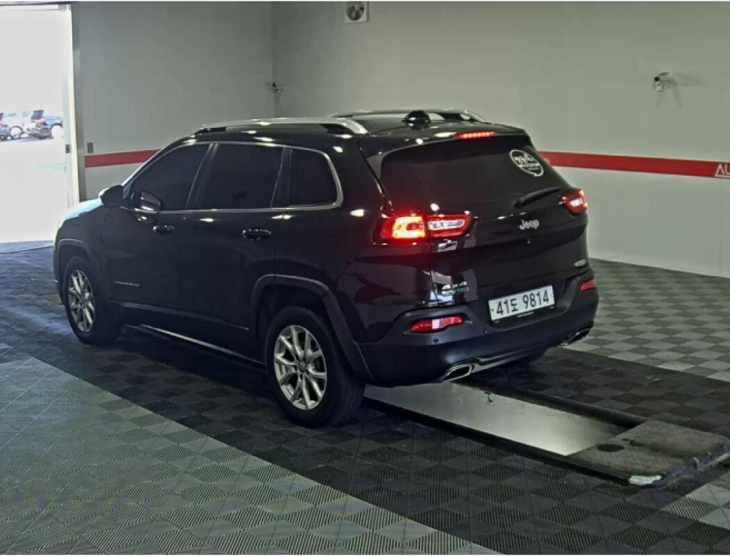 Jeep Cherokee (2015)