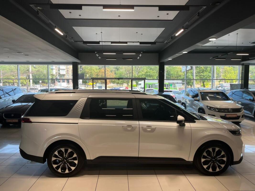 Kia Carnival (2021)