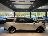 Kia Carnival (2021)