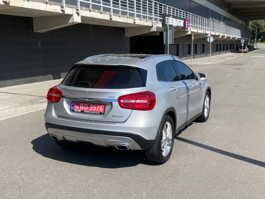 Mercedes GLA200 4MATIC