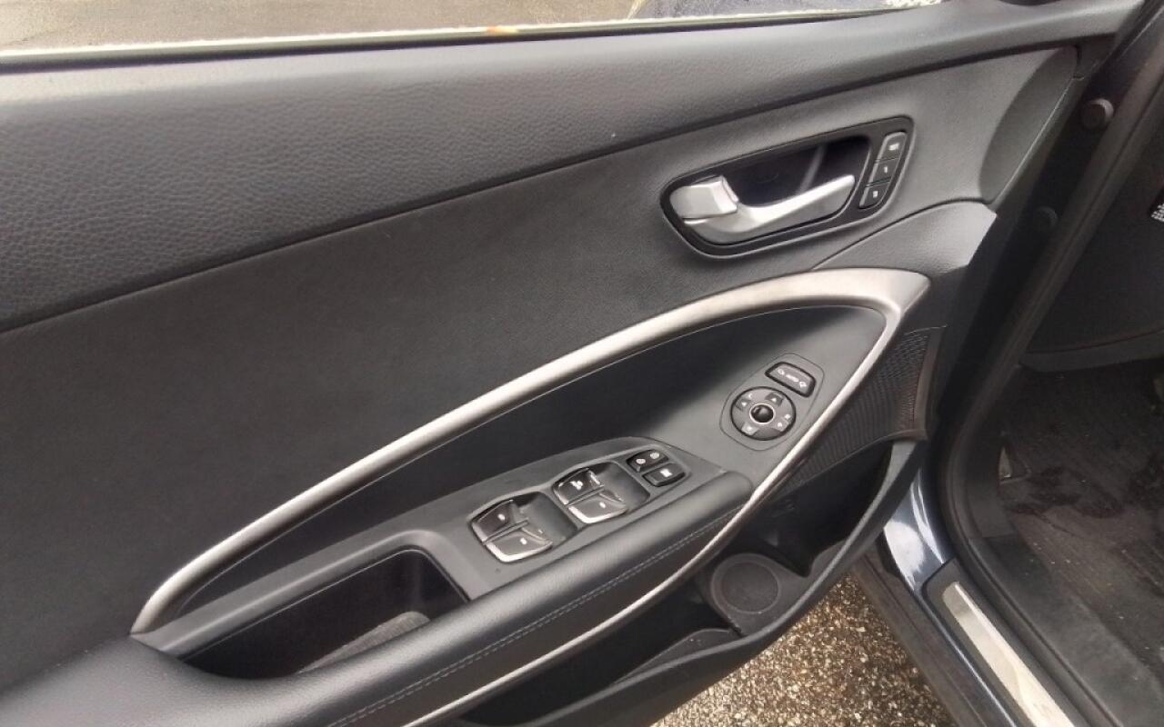 Hyundai SantaFe (2016)