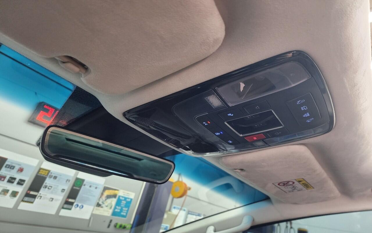 Hyundai Staria (2024)