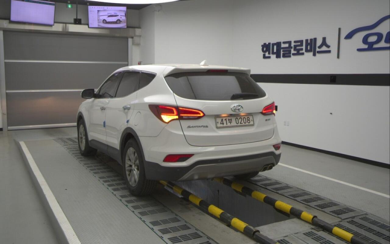 Hyundai SantaFe (2016)