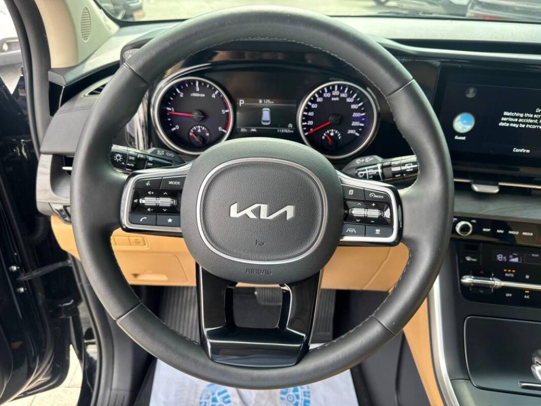 Kia Carnival (2021)