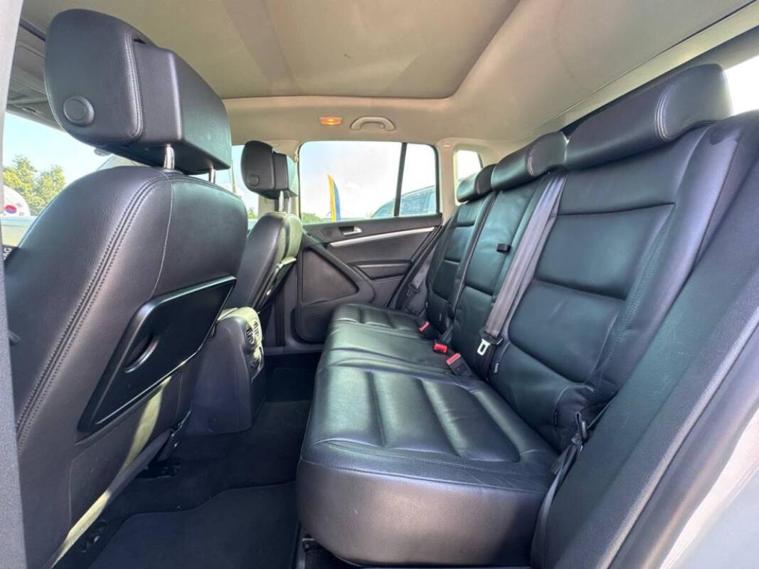 Volkswagen Tiguan (2015)