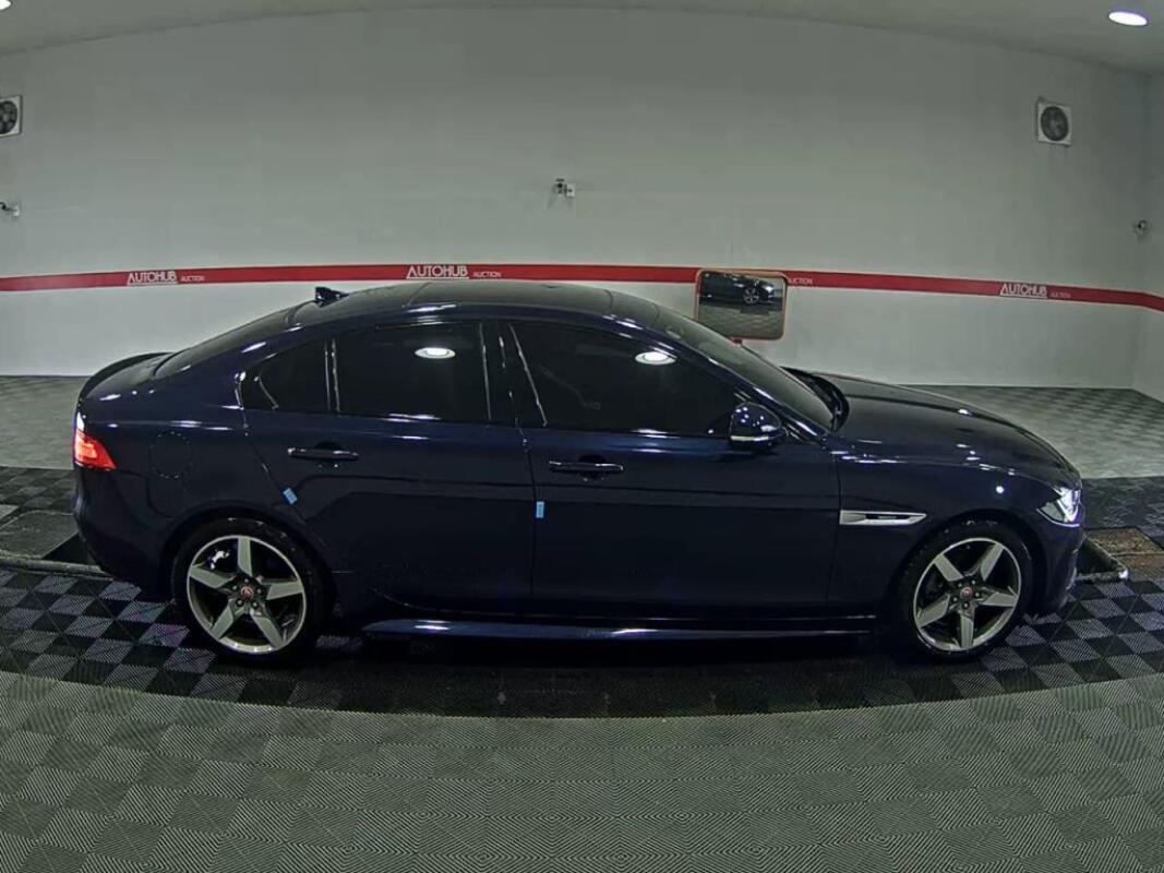 Jaguar XE (2016)