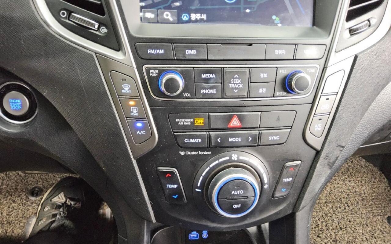 Hyundai SantaFe (2016)