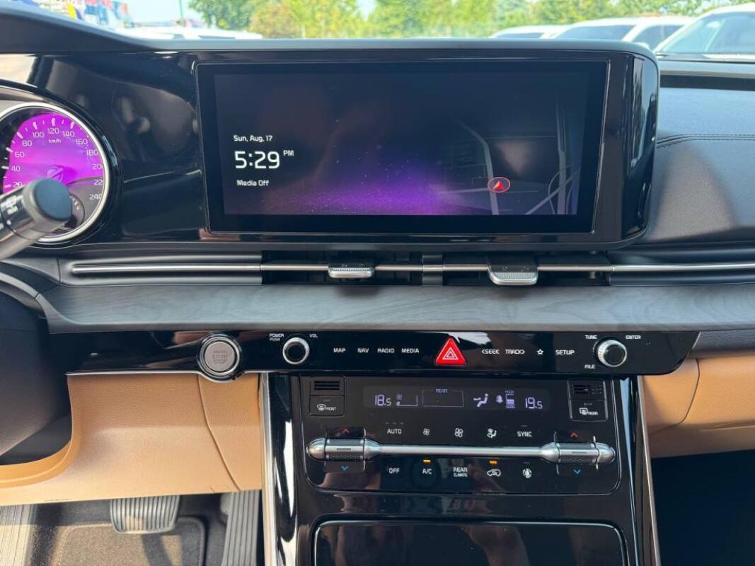 Kia Carnival (2021) Kia Carnival (2021)