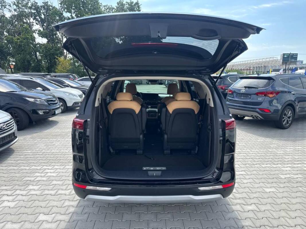 Kia Carnival (2021)