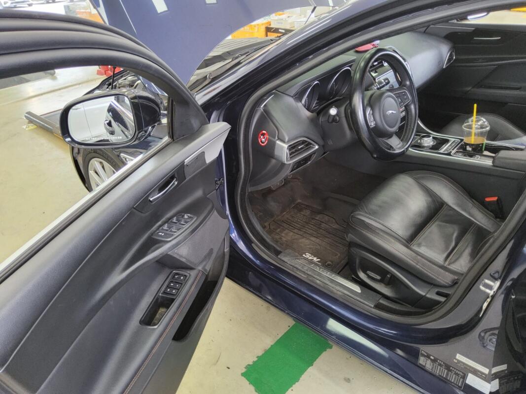 Jaguar XE (2015)