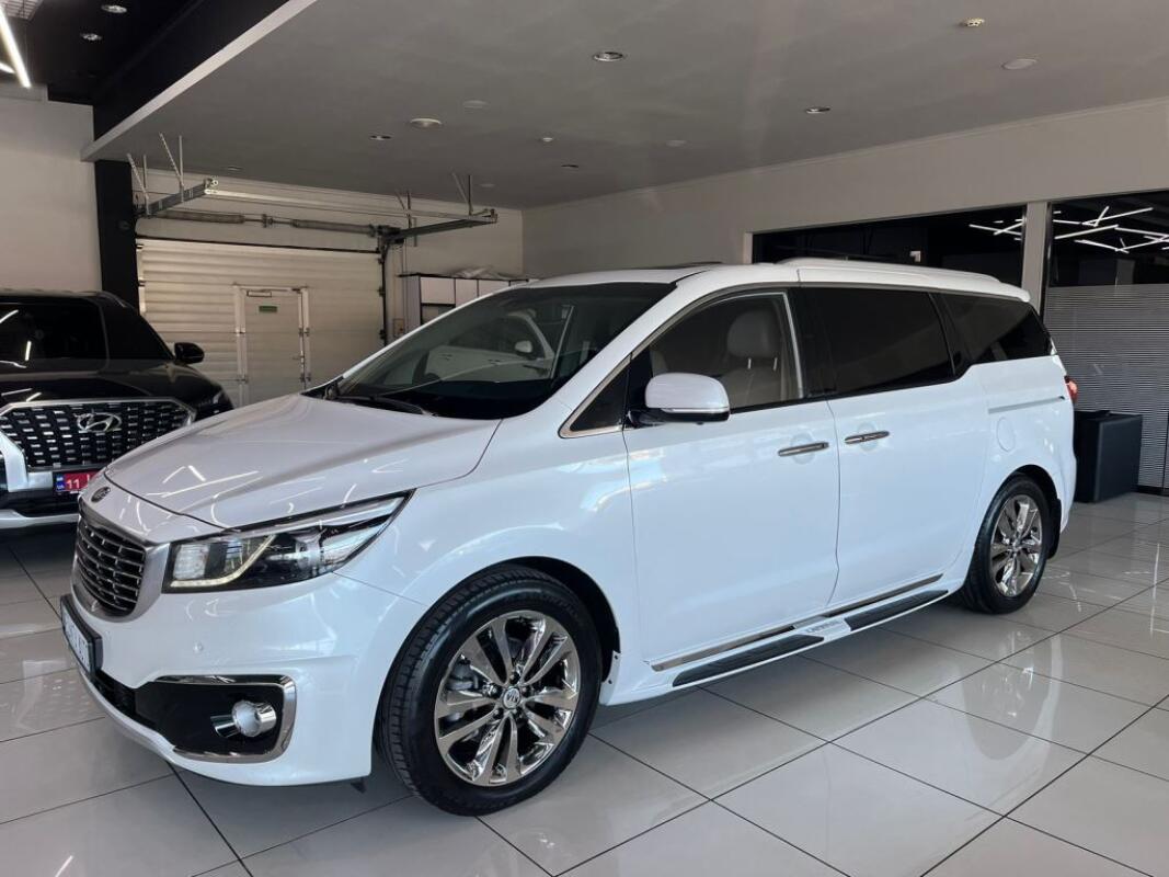 Kia Carnival (2016)