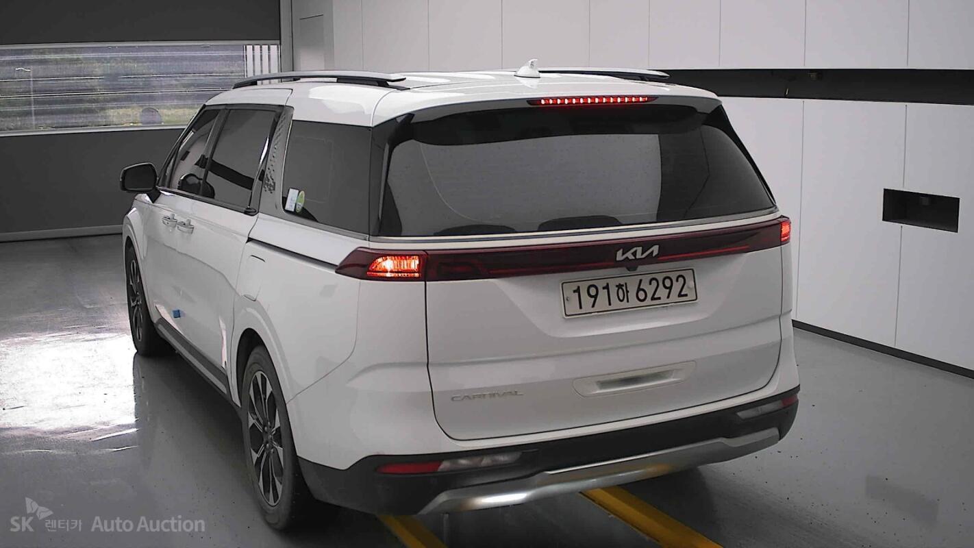 Kia Carnival (2021)