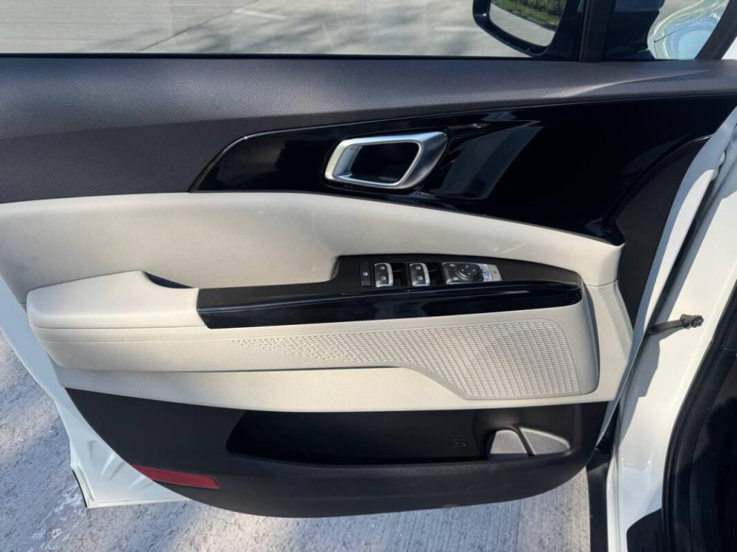 Kia Carnival (2023)