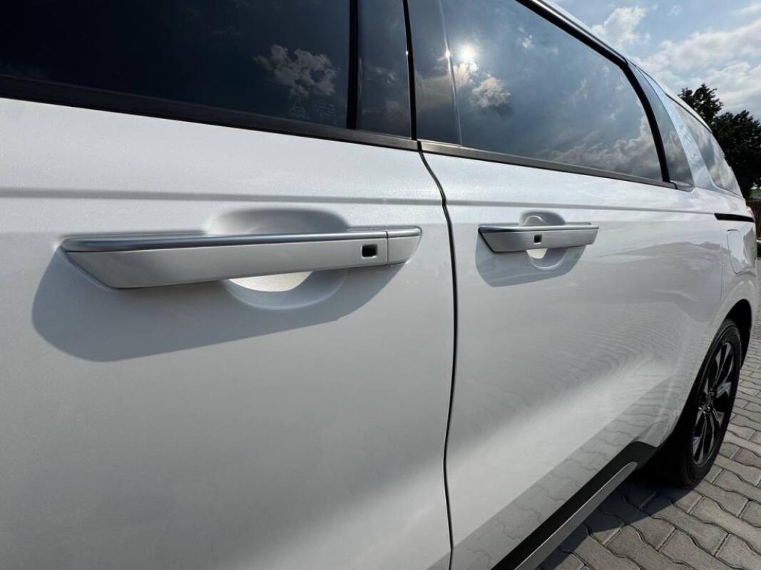 Kia Carnival (2021) Kia Carnival (2021)