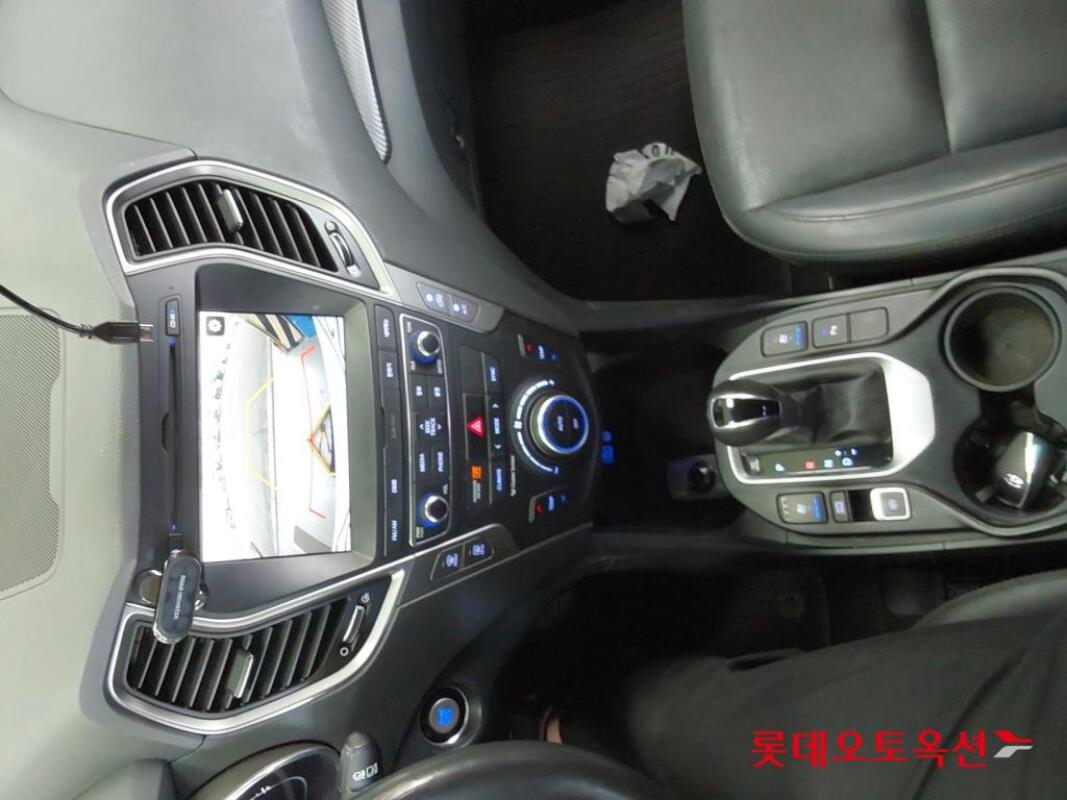 Hyundai SantaFe (2016)