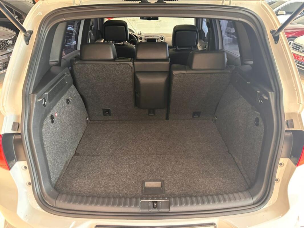Volkswagen Tiguan (2015)