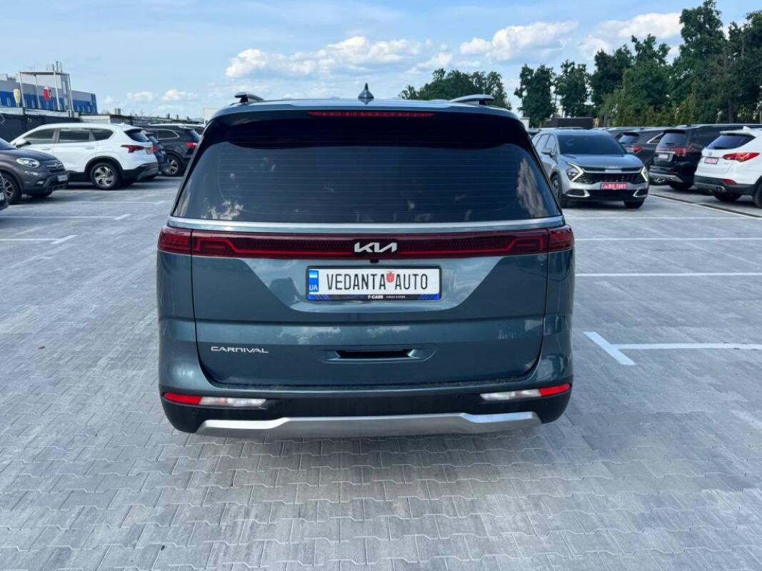 Kia Carnival (2021)