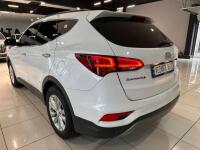 Hyundai SantaFe (2016) Hyundai SantaFe (2016)