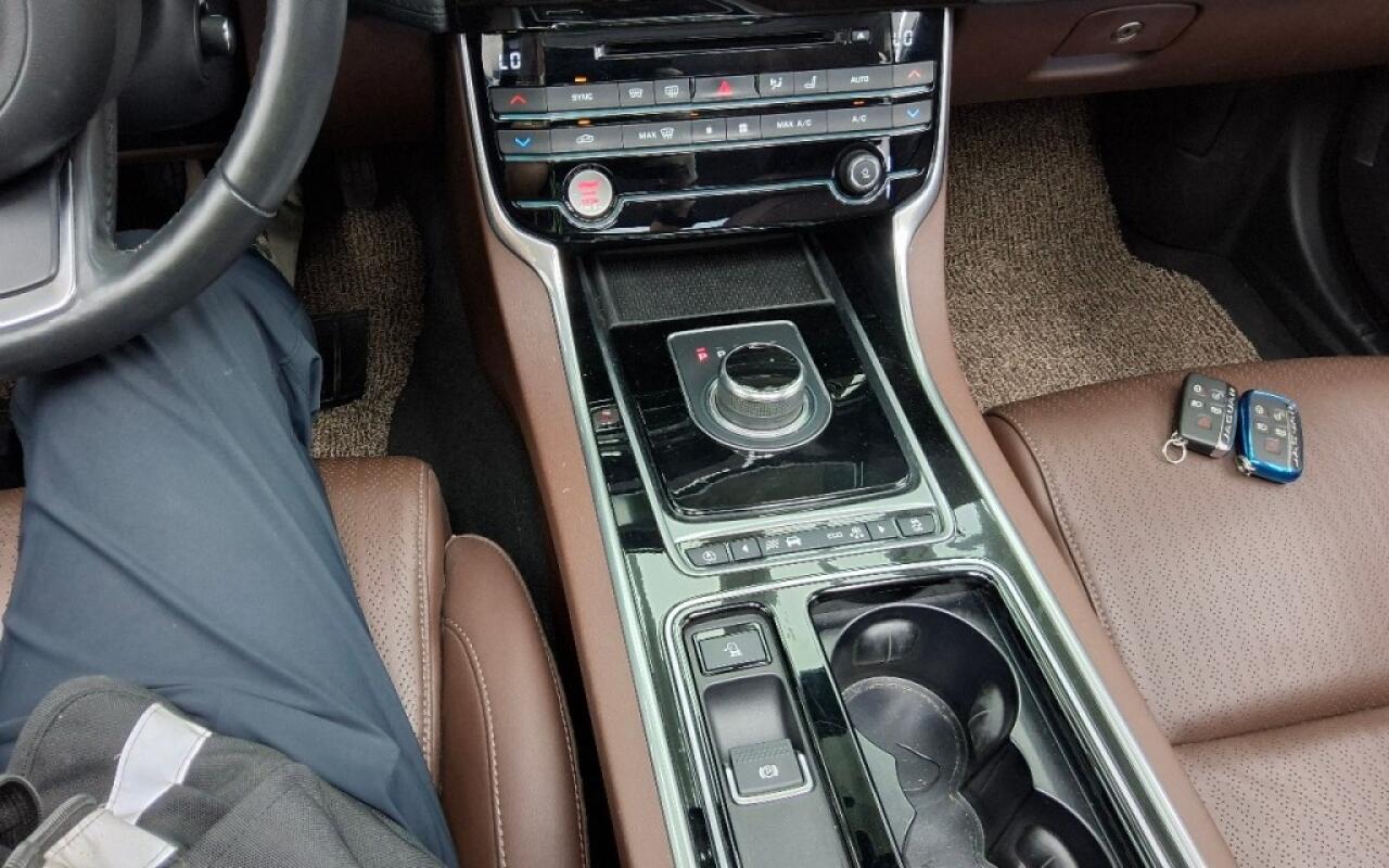 Jaguar XE (2017)