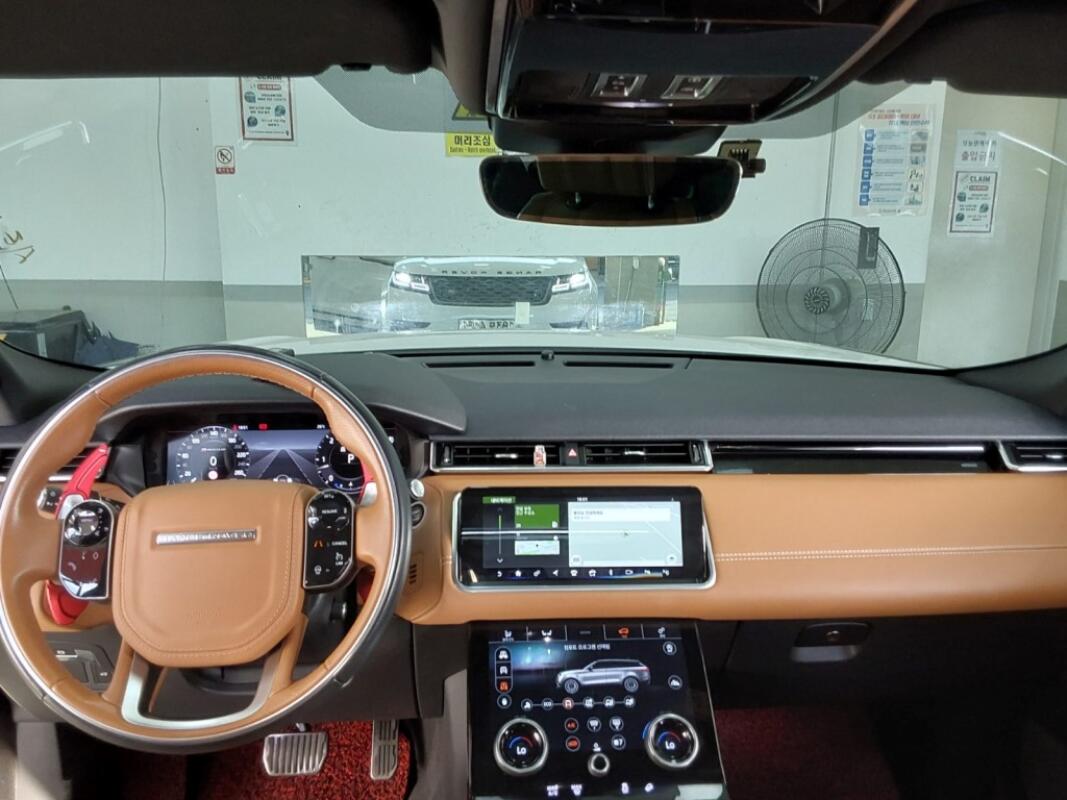 Land Rover Range Rover Velar (2020)