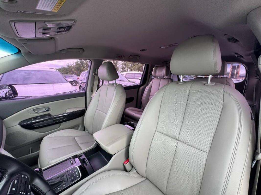 Kia Carnival (2016)