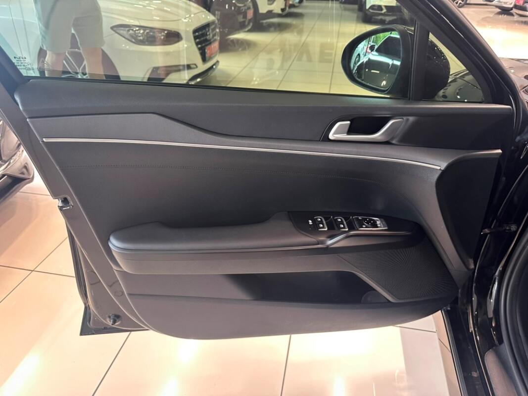 Kia K5 (2021)