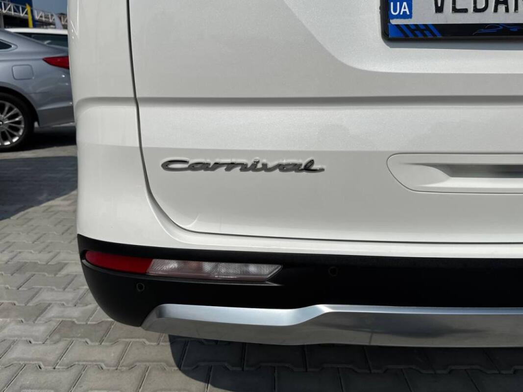 Kia Carnival (2021) Kia Carnival (2021)