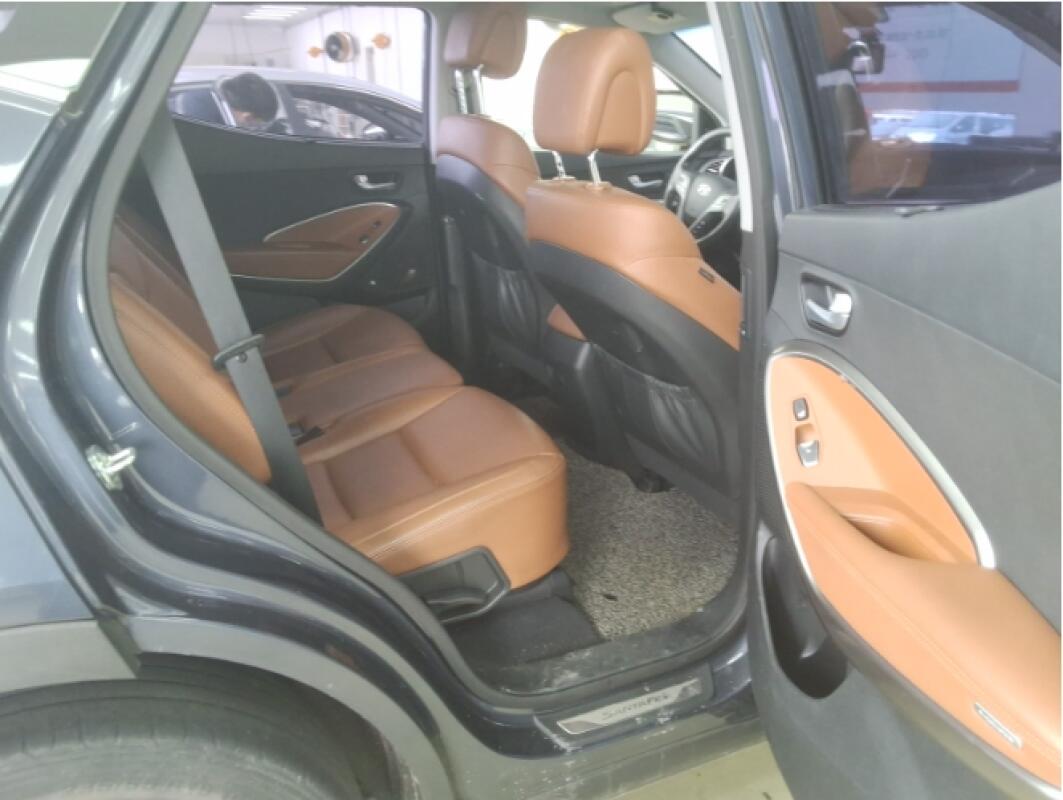 Hyundai SantaFe (2015)